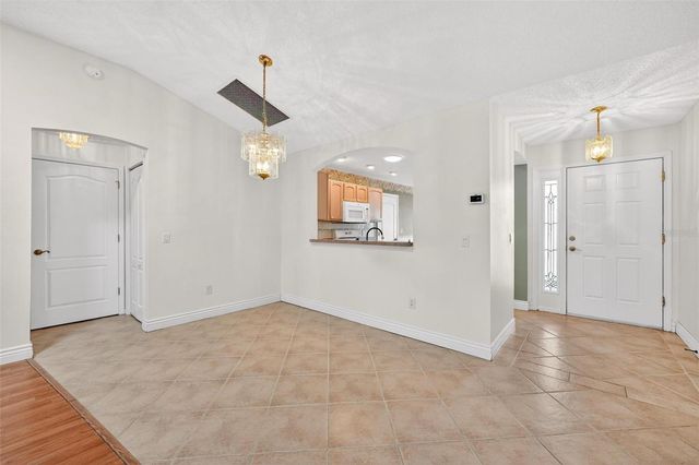 1305 LA ESTRELLITA WAY, The Villages, FL 32162