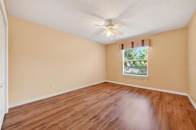 1305 LA ESTRELLITA WAY, The Villages, FL 32162