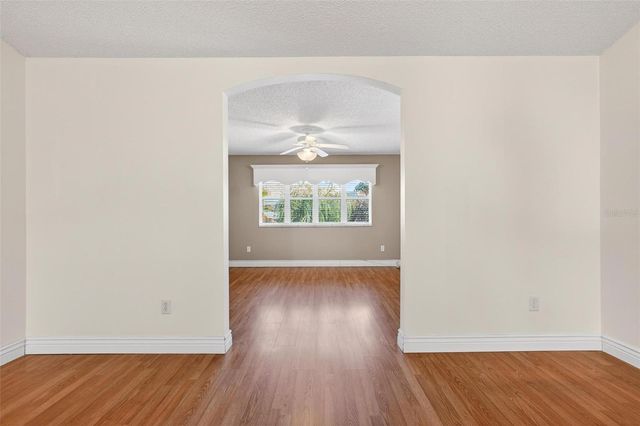 1305 LA ESTRELLITA WAY, The Villages, FL 32162