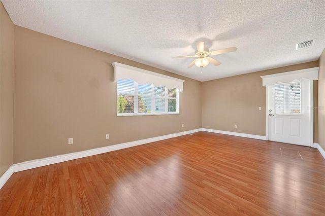 1305 LA ESTRELLITA WAY, The Villages, FL 32162