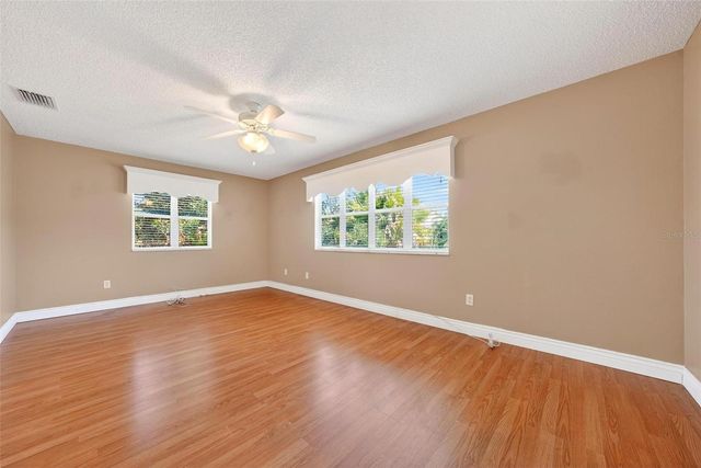 1305 LA ESTRELLITA WAY, The Villages, FL 32162