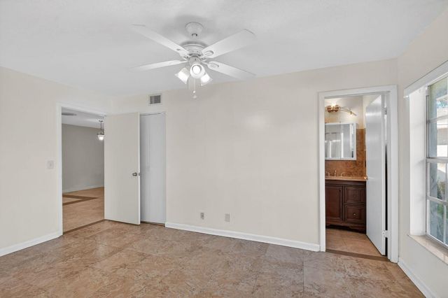 374 Bennington Lane, Lake Worth, FL 33467