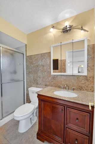 374 Bennington Lane, Lake Worth, FL 33467