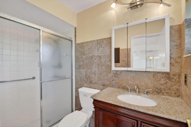 374 Bennington Lane, Lake Worth, FL 33467