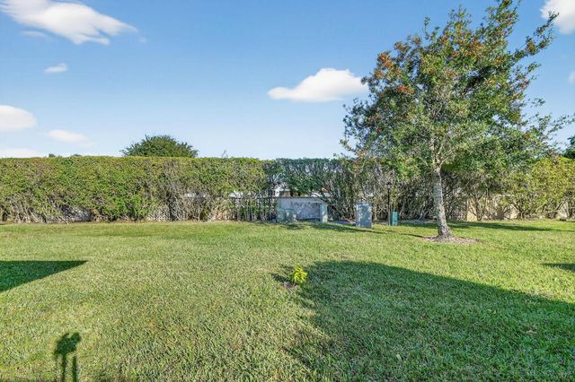 374 Bennington Lane, Lake Worth, FL 33467