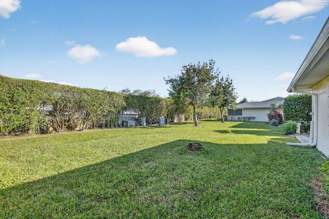 374 Bennington Lane, Lake Worth, FL 33467