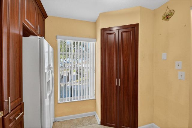 374 Bennington Lane, Lake Worth, FL 33467