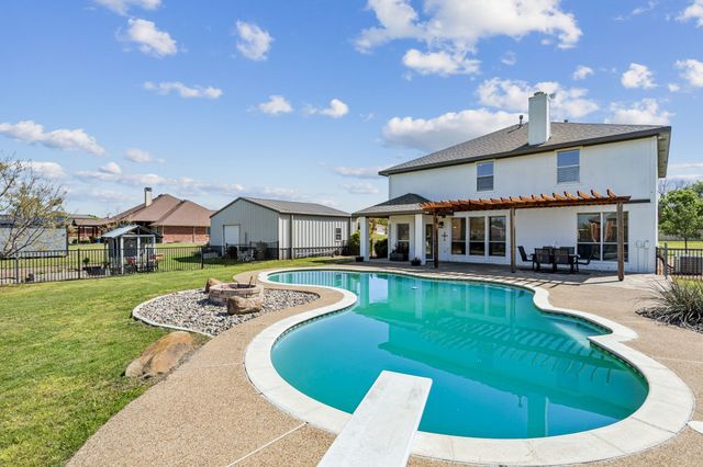 600 Lake Shadow Drive, Lavon, TX 75166