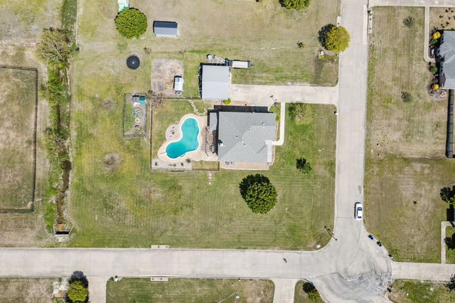 600 Lake Shadow Drive, Lavon, TX 75166