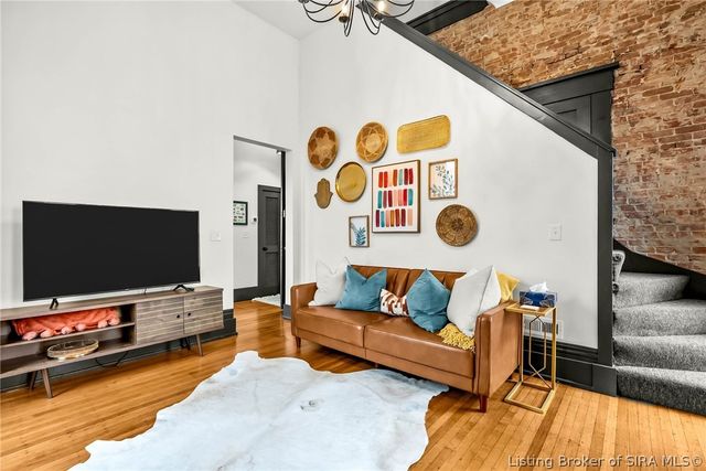 1206 E Main Street, New Albany, IN 47150