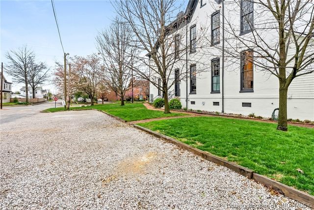 1206 E Main Street, New Albany, IN 47150