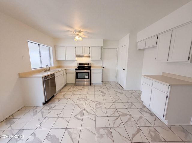 6036 N 72ND Drive, Glendale, AZ 85303