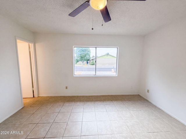 6036 N 72ND Drive, Glendale, AZ 85303