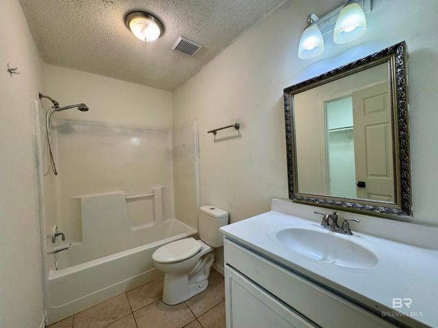 1204 Seneca Street, Mobile, AL 36605