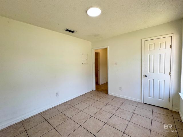 1204 Seneca Street, Mobile, AL 36605