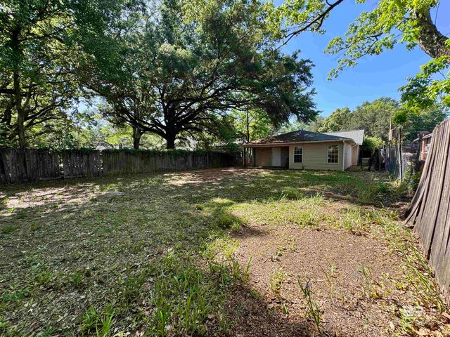 1204 Seneca Street, Mobile, AL 36605