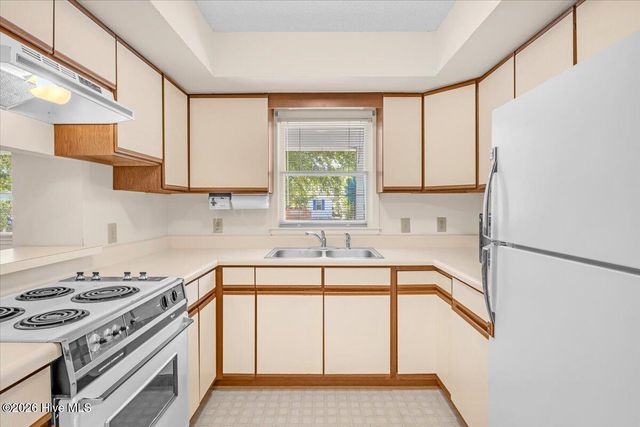 109 NE 30th Street, Oak Island, NC 28465