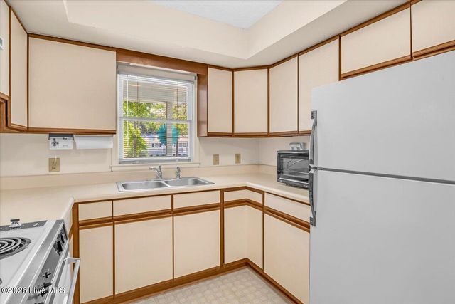 109 NE 30th Street, Oak Island, NC 28465