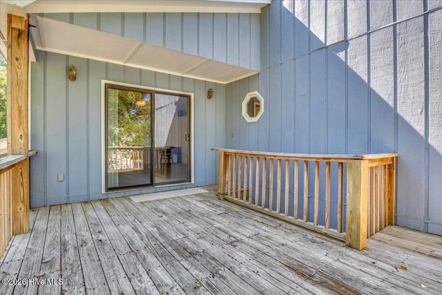 109 NE 30th Street, Oak Island, NC 28465