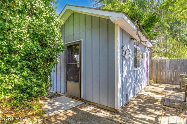 109 NE 30th Street, Oak Island, NC 28465