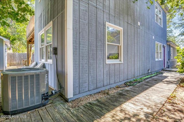109 NE 30th Street, Oak Island, NC 28465