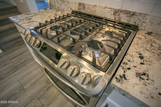 7033 W HONEYSUCKLE Drive, Peoria, AZ 85383