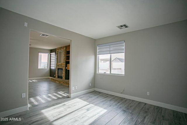 7033 W HONEYSUCKLE Drive, Peoria, AZ 85383