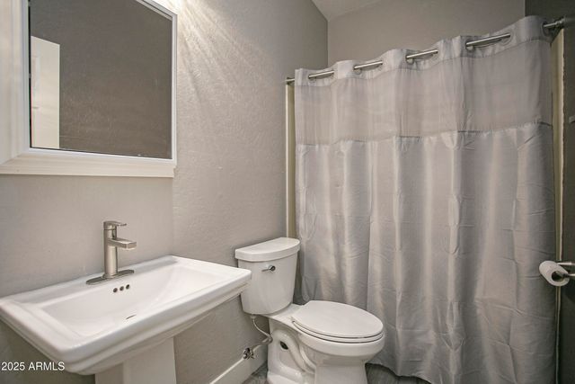 7033 W HONEYSUCKLE Drive, Peoria, AZ 85383