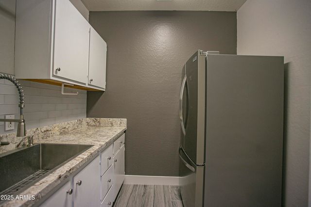 7033 W HONEYSUCKLE Drive, Peoria, AZ 85383