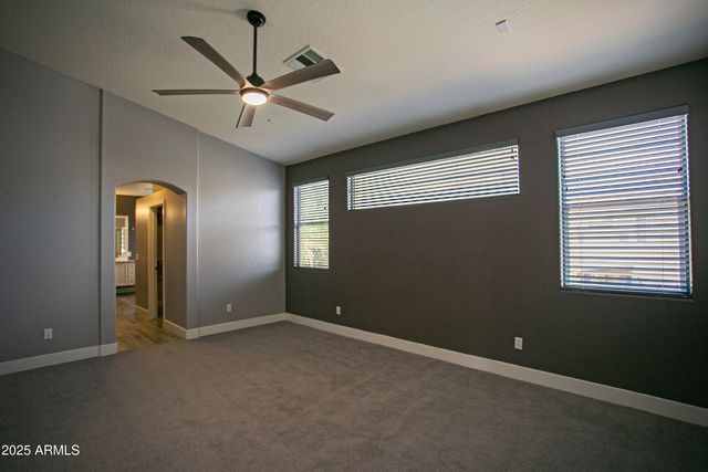 7033 W HONEYSUCKLE Drive, Peoria, AZ 85383