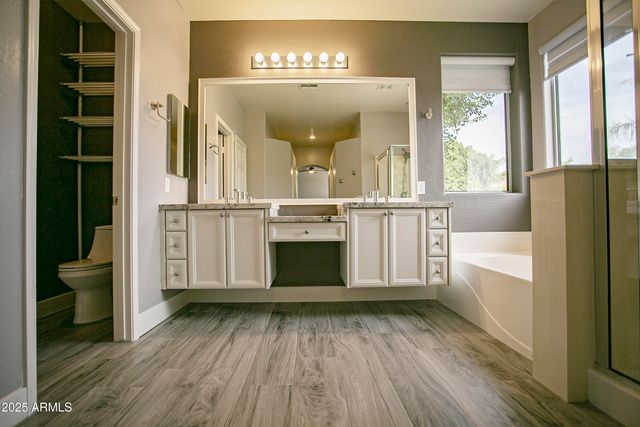 7033 W HONEYSUCKLE Drive, Peoria, AZ 85383