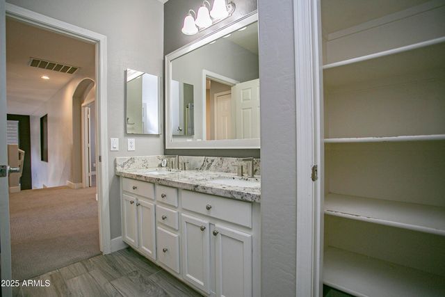 7033 W HONEYSUCKLE Drive, Peoria, AZ 85383