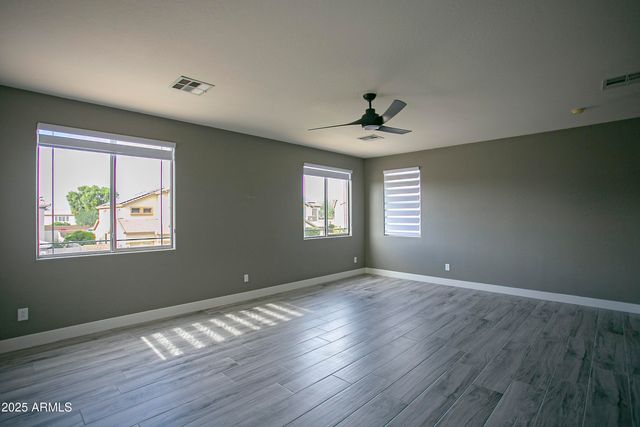 7033 W HONEYSUCKLE Drive, Peoria, AZ 85383