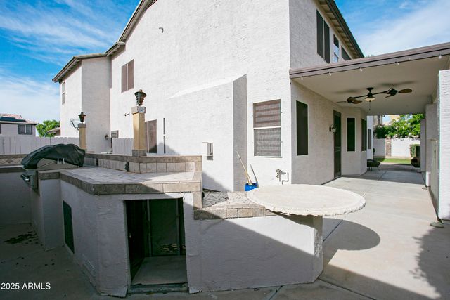 7033 W HONEYSUCKLE Drive, Peoria, AZ 85383