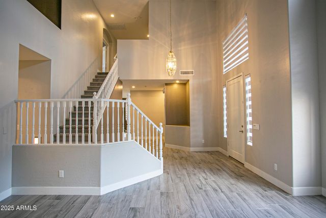 7033 W HONEYSUCKLE Drive, Peoria, AZ 85383