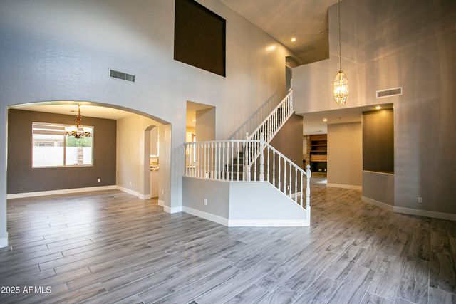 7033 W HONEYSUCKLE Drive, Peoria, AZ 85383