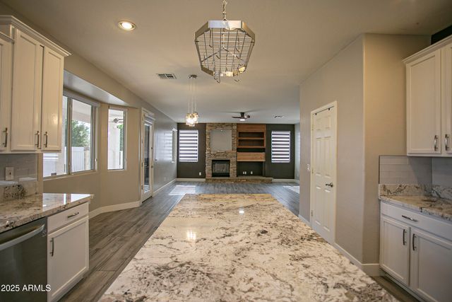 7033 W HONEYSUCKLE Drive, Peoria, AZ 85383