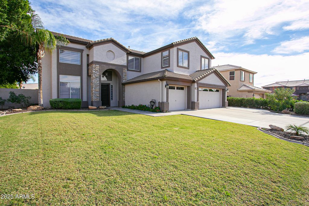 7033 W HONEYSUCKLE Drive, Peoria, AZ 85383