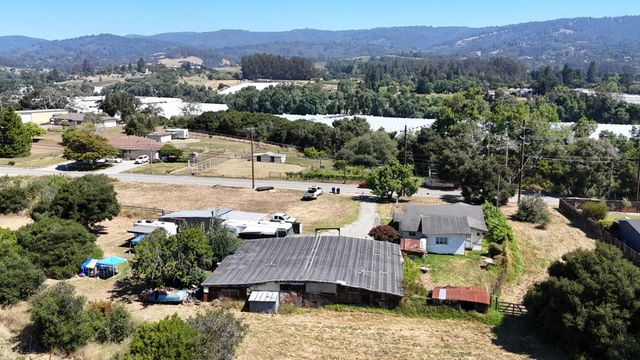897 Green Valley Road, Watsonville, CA 95076