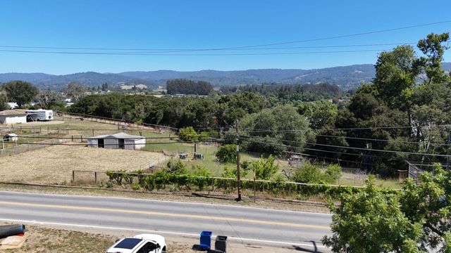 897 Green Valley Road, Watsonville, CA 95076