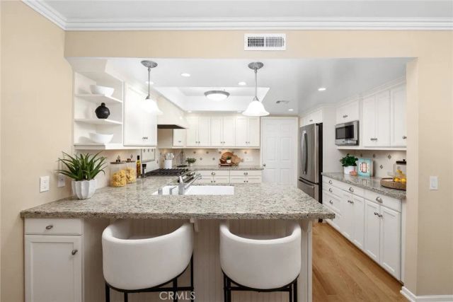 1518 Creekside Court A, Pasadena, CA 91107