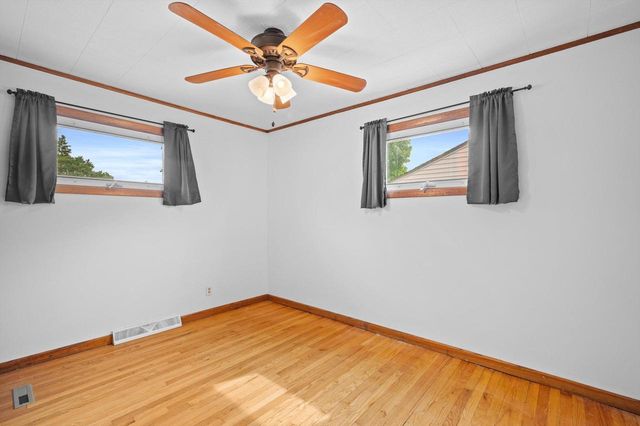 6517 W Lakefield DRIVE, Milwaukee, WI 53219