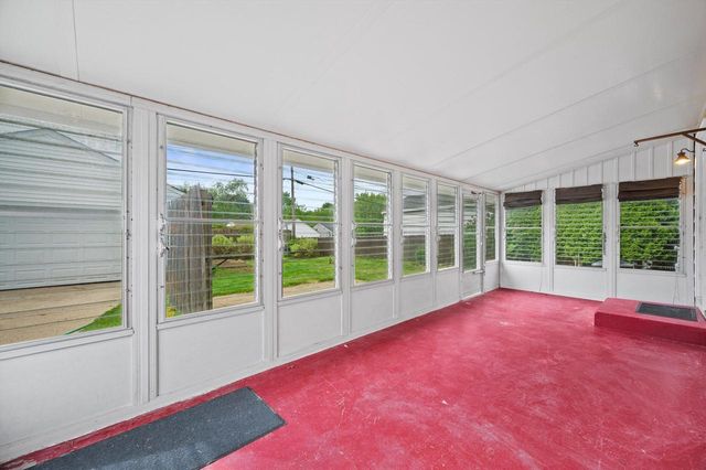 6517 W Lakefield DRIVE, Milwaukee, WI 53219