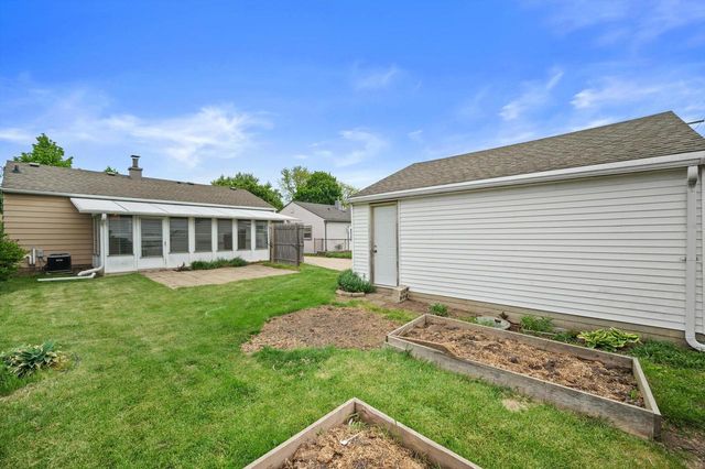 6517 W Lakefield DRIVE, Milwaukee, WI 53219