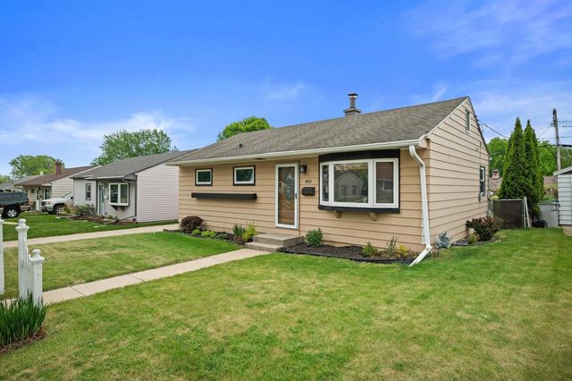 6517 W Lakefield DRIVE, Milwaukee, WI 53219