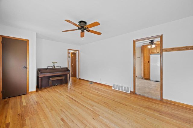 6517 W Lakefield DRIVE, Milwaukee, WI 53219