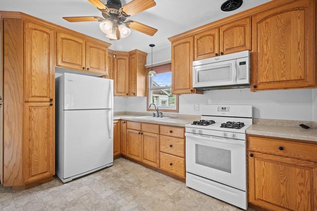 6517 W Lakefield DRIVE, Milwaukee, WI 53219