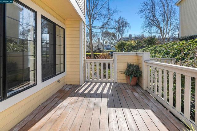 1001 Devonwood, Hercules, CA 94547