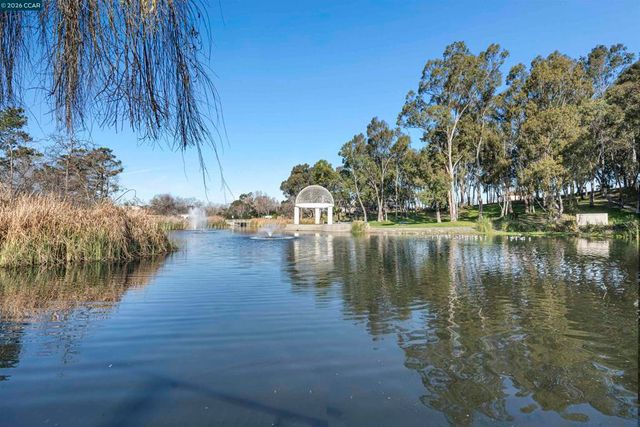 1001 Devonwood, Hercules, CA 94547