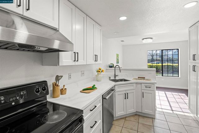 1001 Devonwood, Hercules, CA 94547